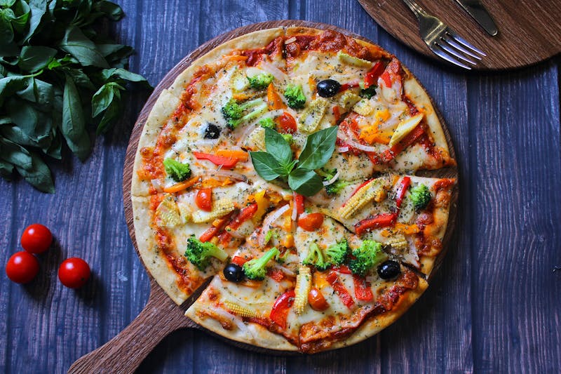 BBQ chicken season pizza with smoky sauce and toppings